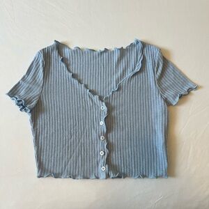 Cropped baby blue shirt. Size medium